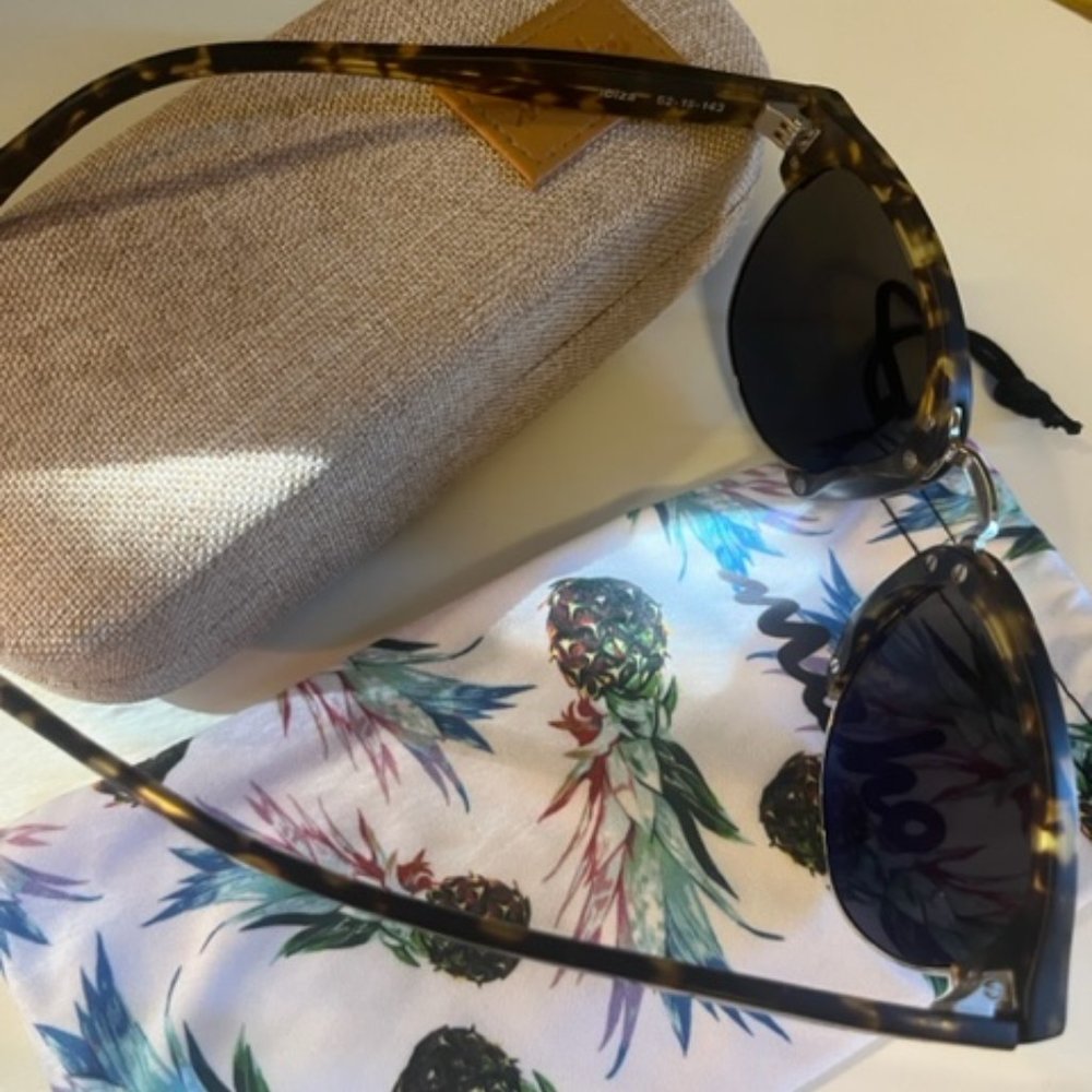 Chic Tortoise Shell Sunglasses With Reflective Bl… - image 5